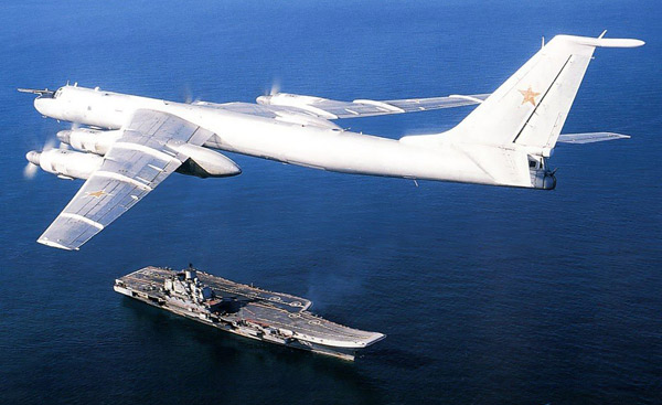 Ту-142М3 над ТАРК 